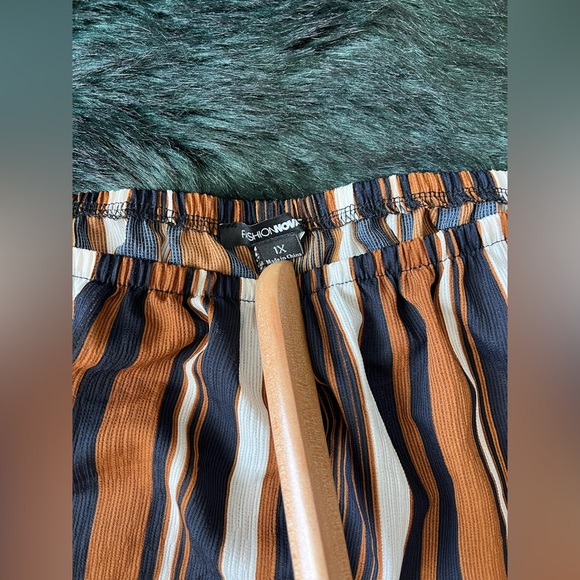 Plus size Crop Top with On our Off Shoulder Sleeves Fashionova 1X - Picture 7 of 8